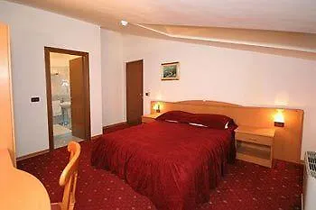 فندق Villa Fontana تروغير